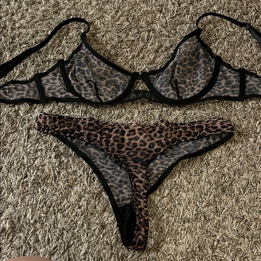 Amazon Leopard Print Bra Set - Picture 2 of 2